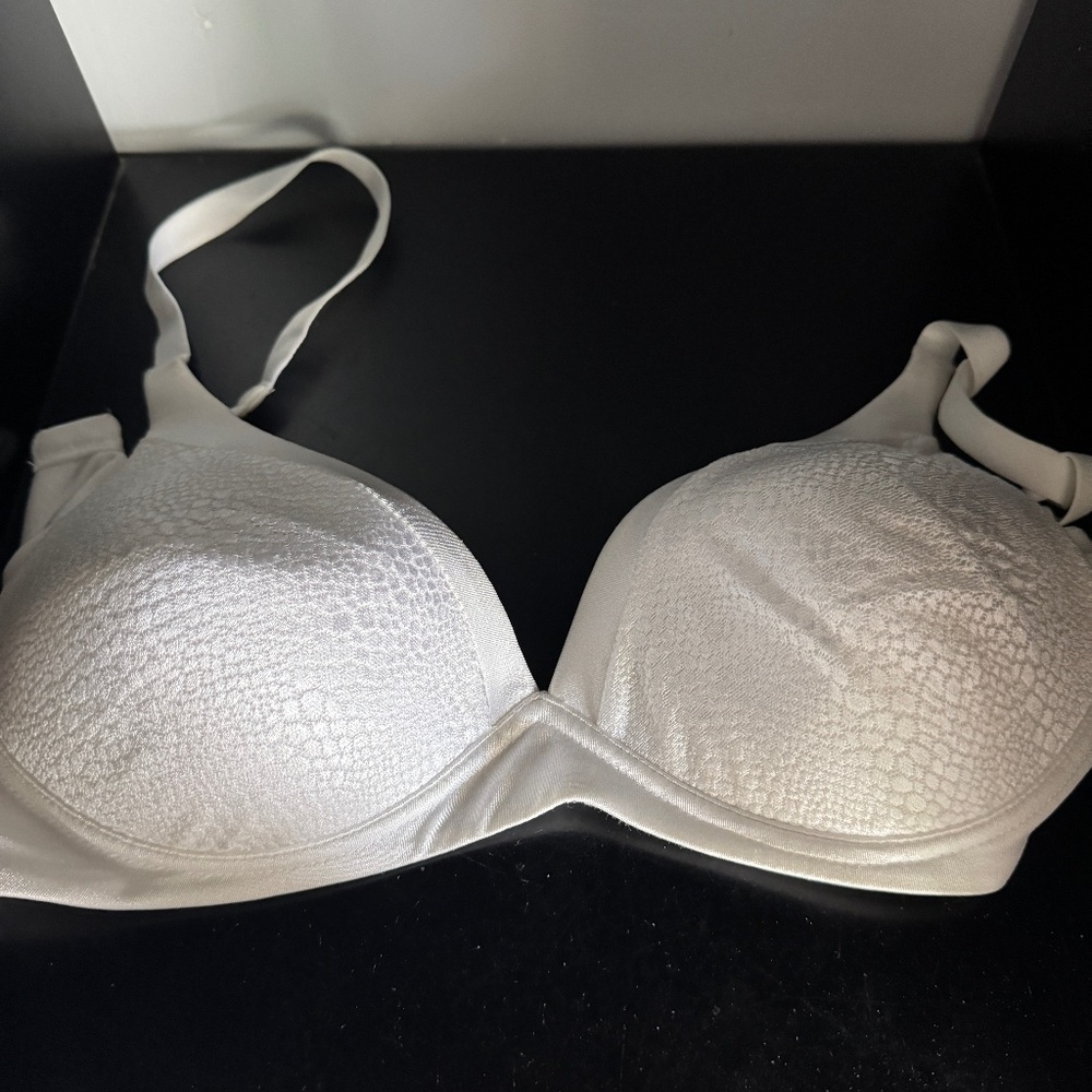 Warners White Size 34B Bra